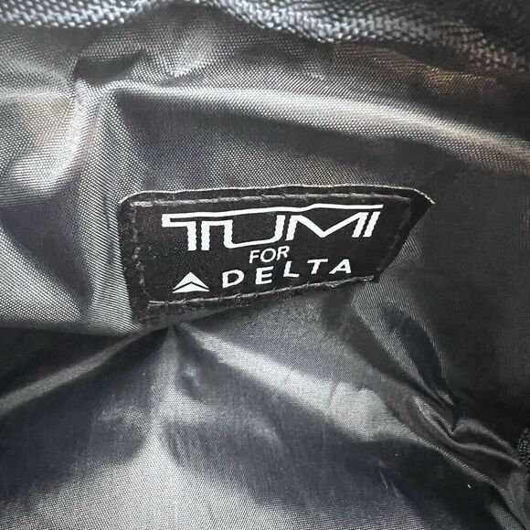 Tumi Delta Airlines First Class Toiletry Travel Amenity Kit - Picture 7 of 7